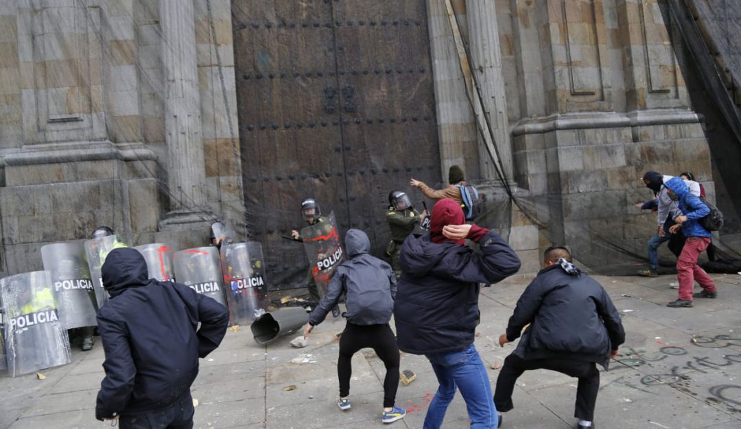 Sukob demonstranata i policije na jednom od studenstkih protesta