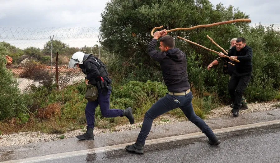 Farmer napada policajca